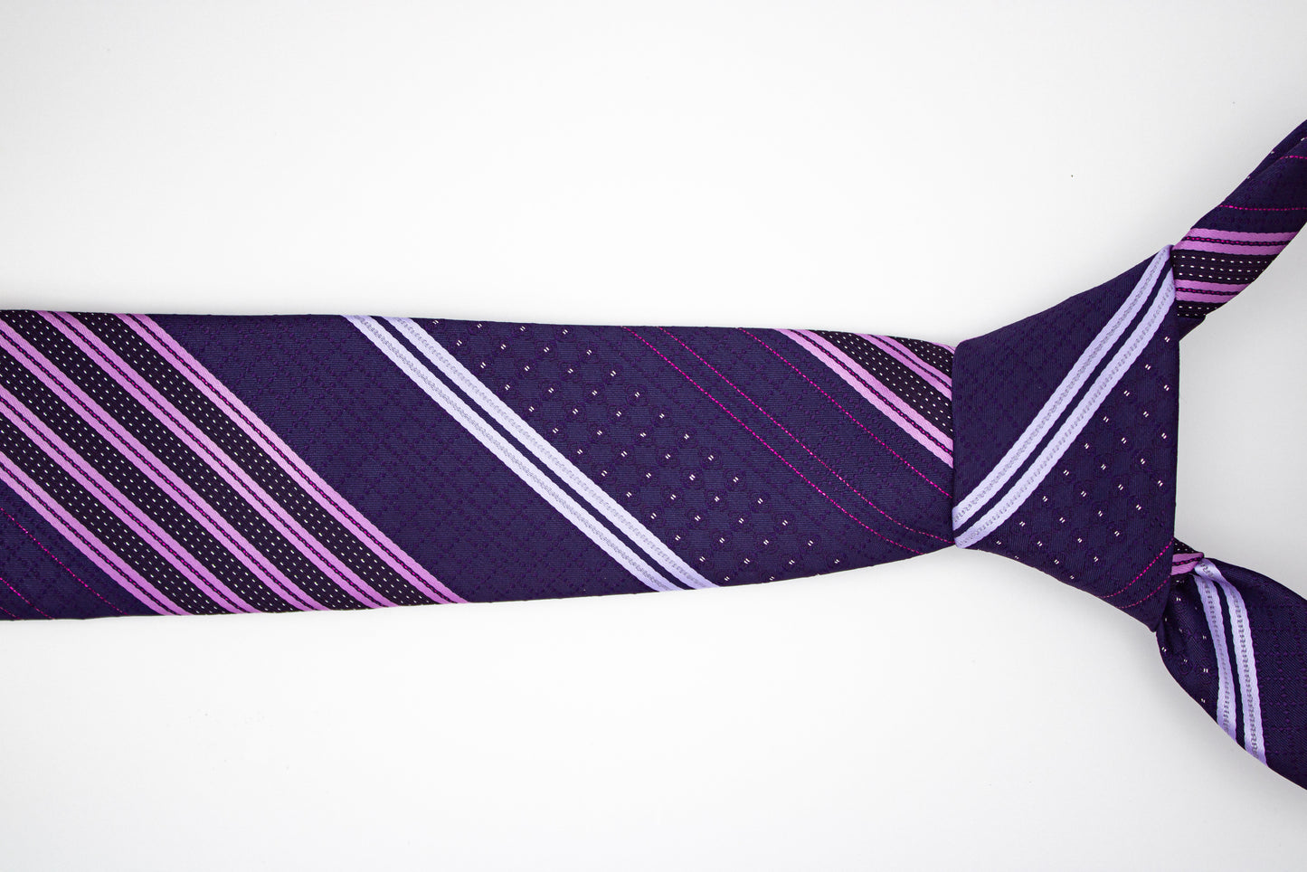 Hupgrades Noir Drift Necktie Pocket Square Cufflinks Set